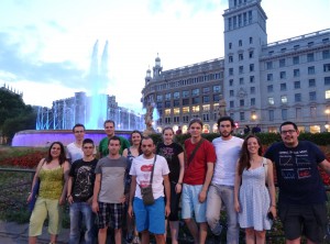 Group picture in front of the fountains at the Plaça de Catalunya